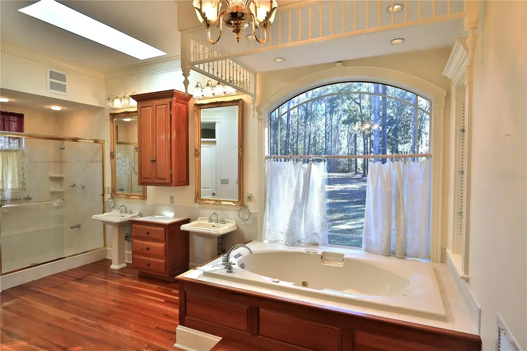 15551 NW Highway 225 Reddick FL 32686