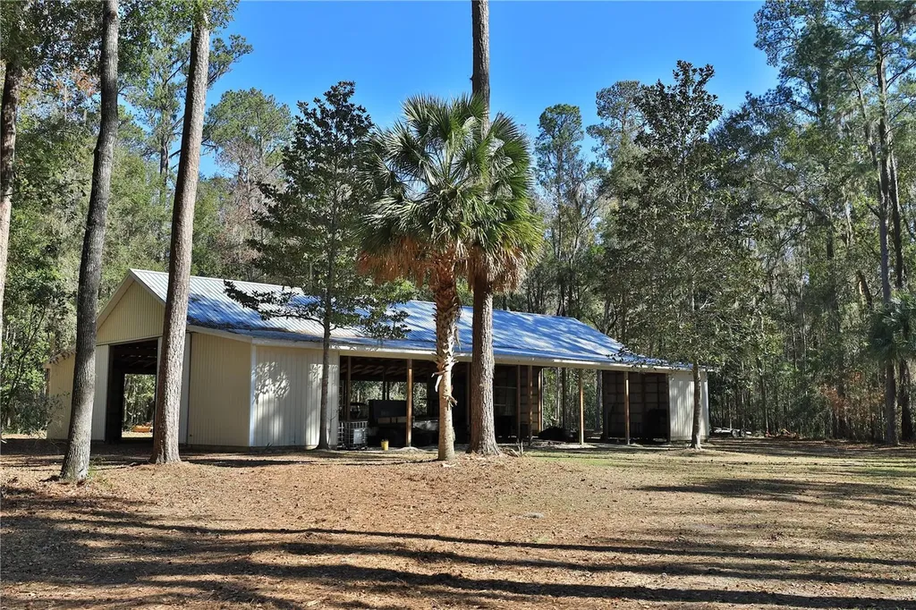 15551 NW Highway 225 Reddick FL 32686