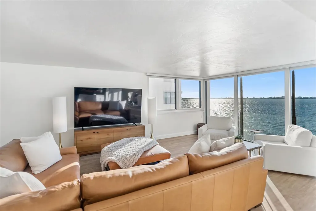 101 Sunset Drive Sarasota FL 34236