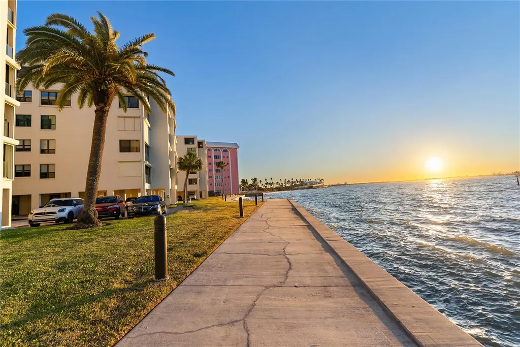101 Sunset Drive Sarasota FL 34236