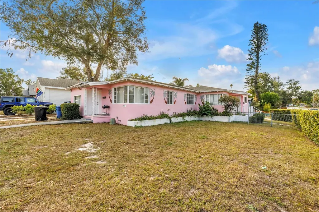 901 12th Street S St Petersburg FL 33712