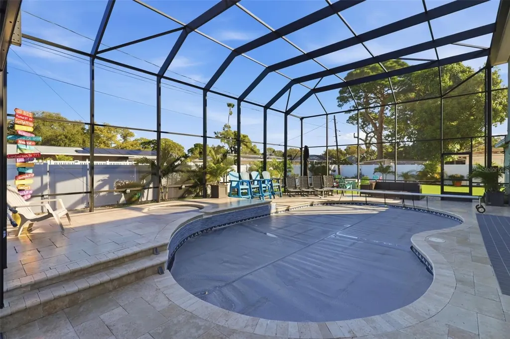 2551 Casilla Way S St Petersburg FL 33712