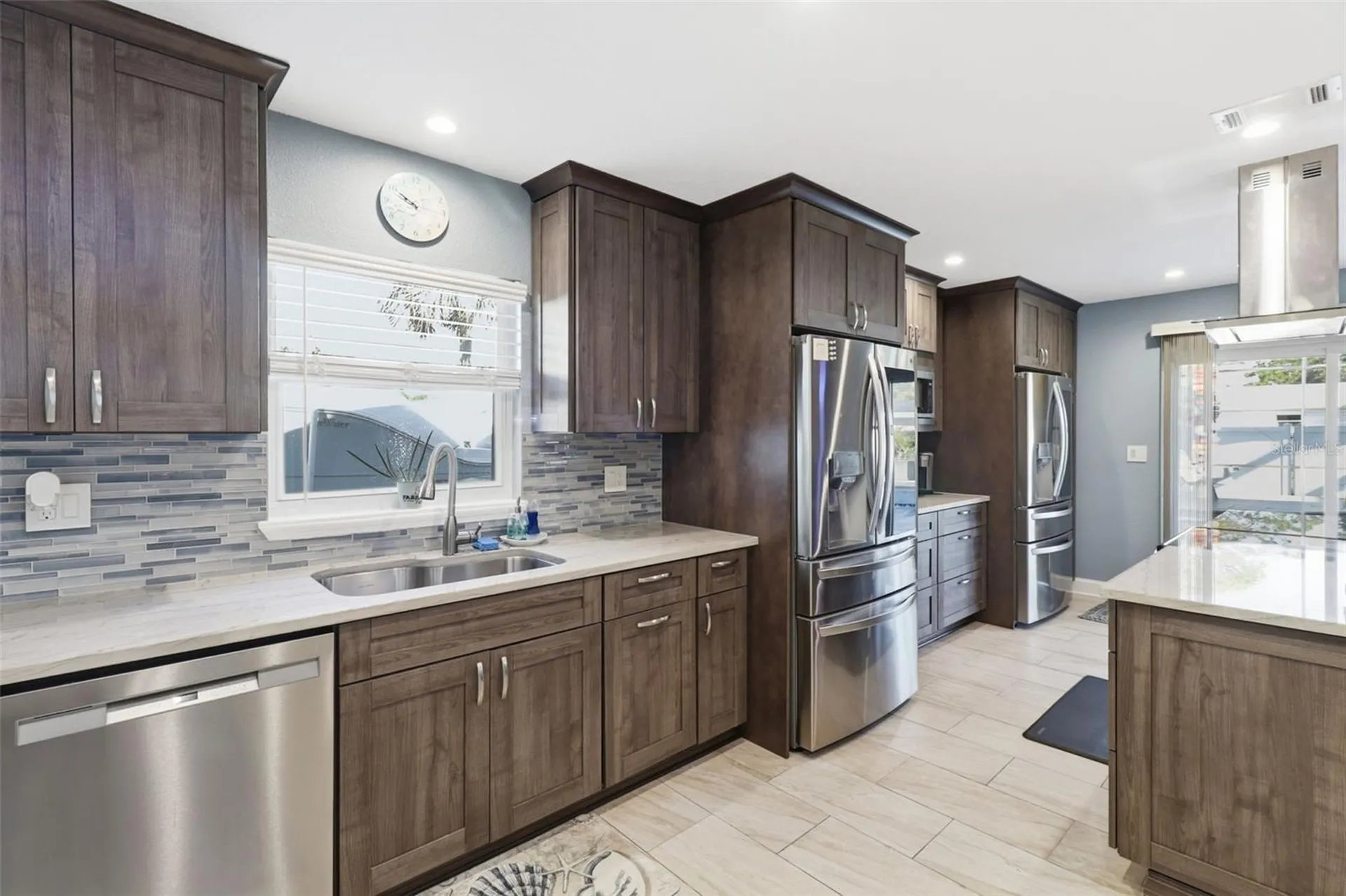 2551 Casilla Way S St Petersburg FL 33712
