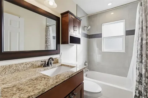 2551 Casilla Way S St Petersburg FL 33712