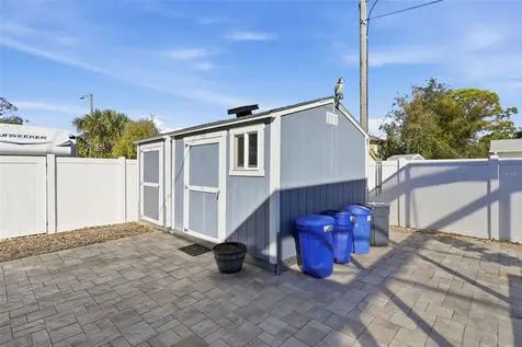 2551 Casilla Way S St Petersburg FL 33712