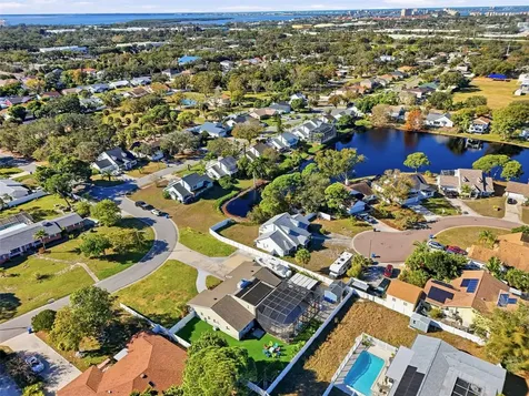 2551 Casilla Way S St Petersburg FL 33712