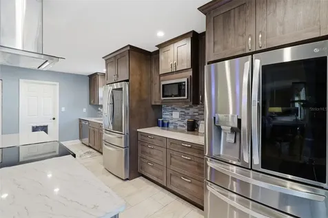 2551 Casilla Way S St Petersburg FL 33712