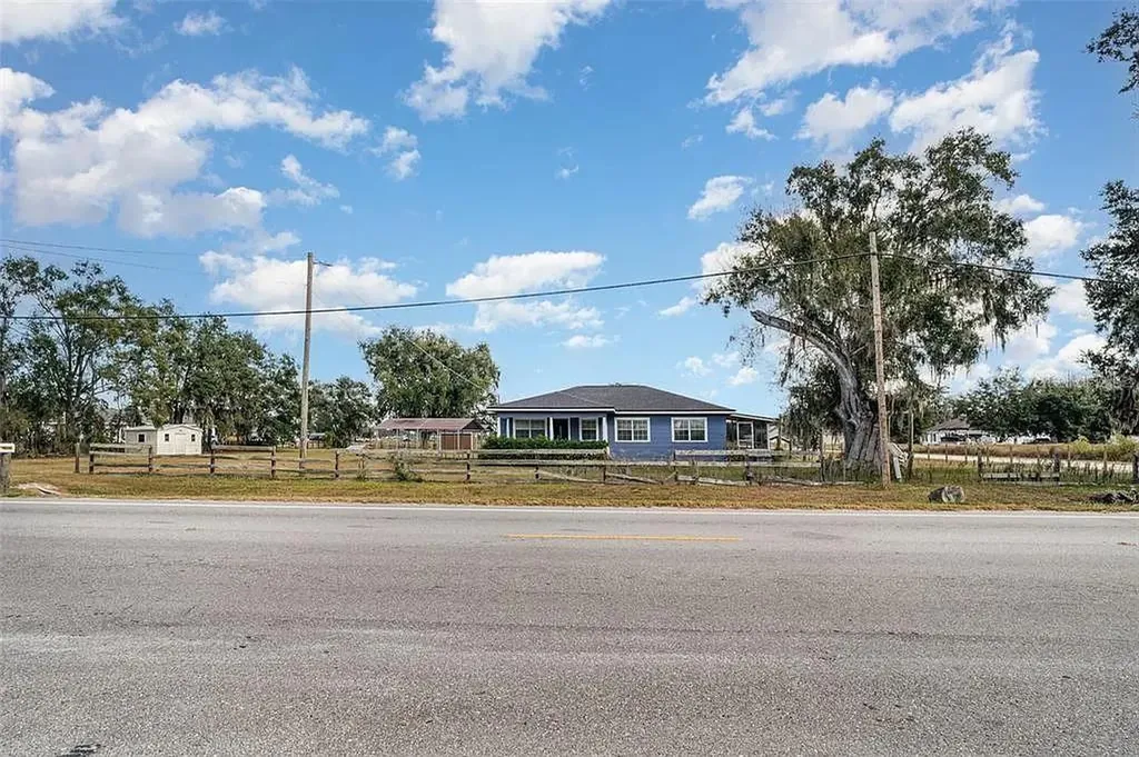 10820 S County Road 39 Lithia FL 33547