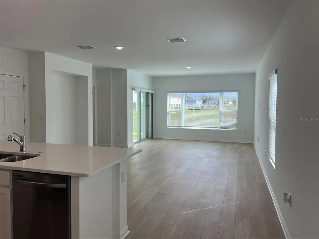 454 Thompson Village Avenue Apopka FL 32703