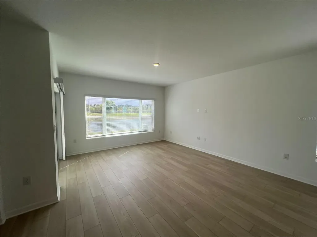 454 Thompson Village Avenue Apopka FL 32703