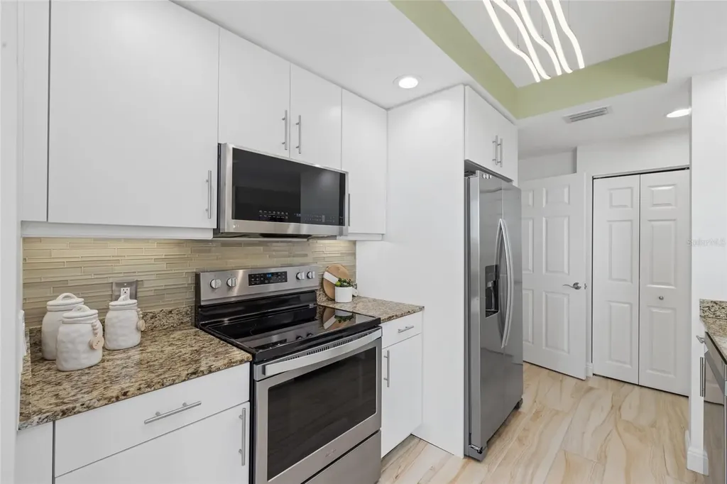800 N Tamiami Trail Sarasota FL 34236