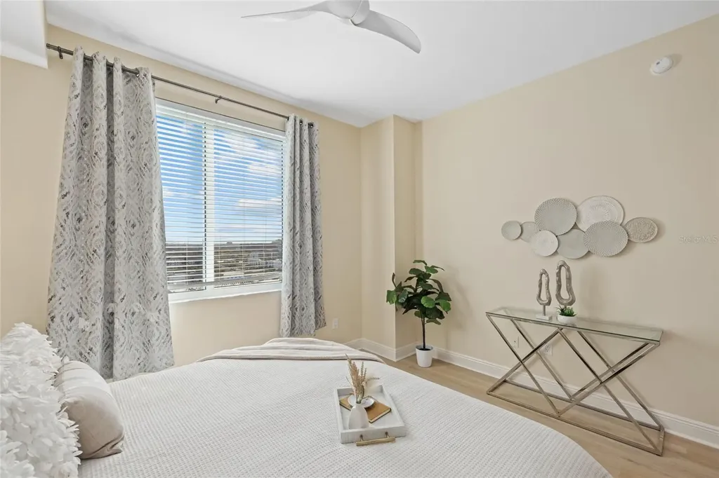 800 N Tamiami Trail Sarasota FL 34236
