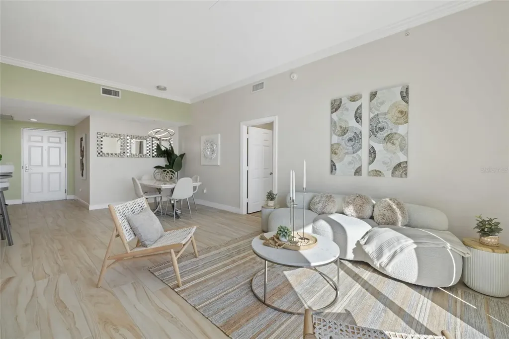 800 N Tamiami Trail Sarasota FL 34236