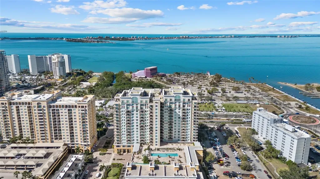 800 N Tamiami Trail Sarasota FL 34236