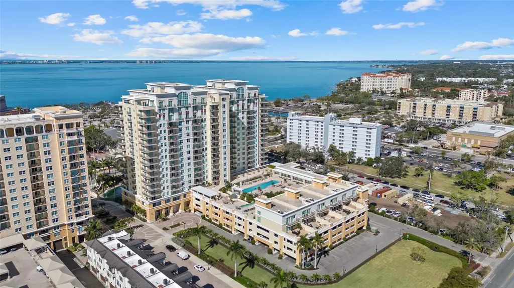 800 N Tamiami Trail Sarasota FL 34236