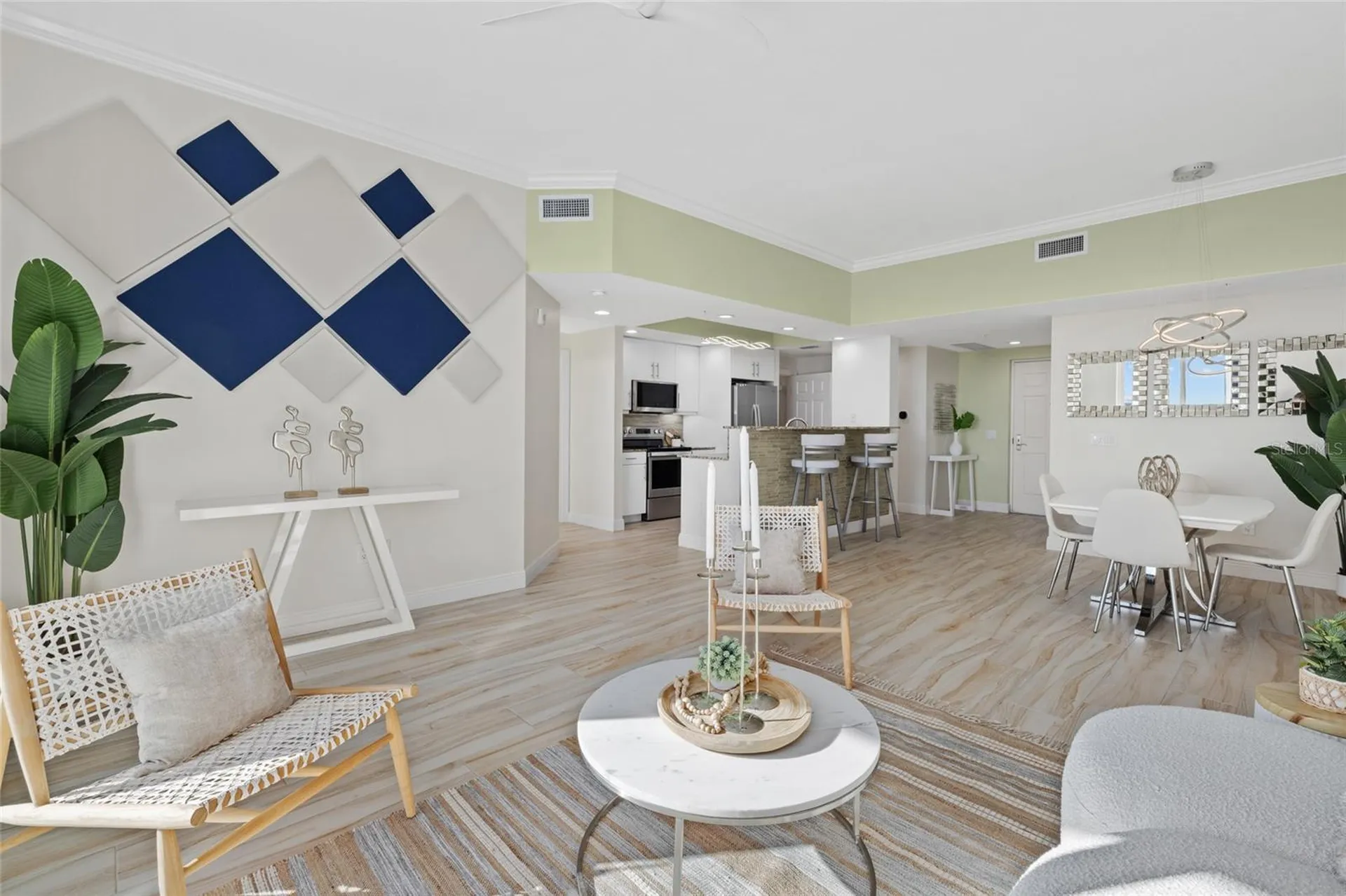800 N Tamiami Trail Sarasota FL 34236