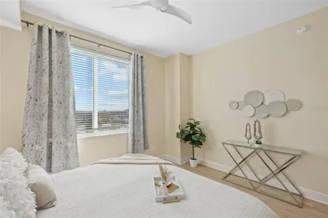800 N Tamiami Trail Sarasota FL 34236