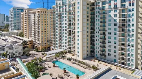 800 N Tamiami Trail Sarasota FL 34236