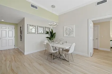 800 N Tamiami Trail Sarasota FL 34236