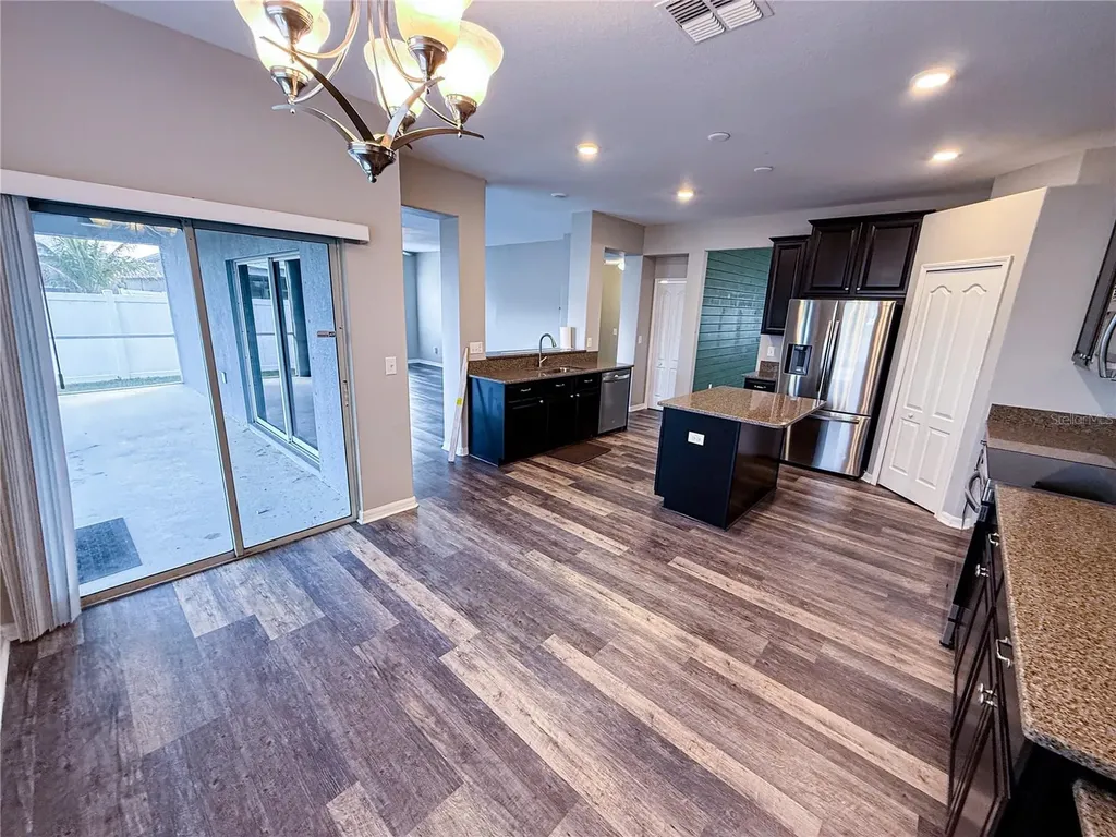 909 Meadow Glade Drive Ruskin FL 33570