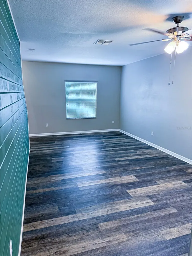 909 Meadow Glade Drive Ruskin FL 33570
