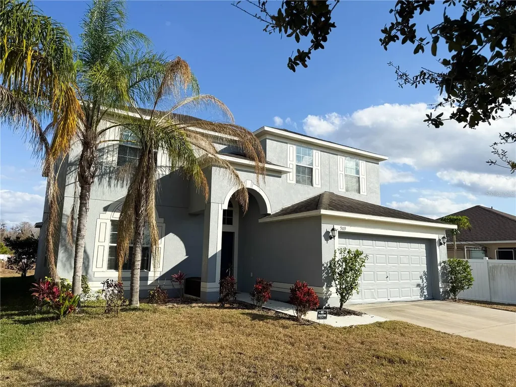 909 Meadow Glade Drive Ruskin FL 33570