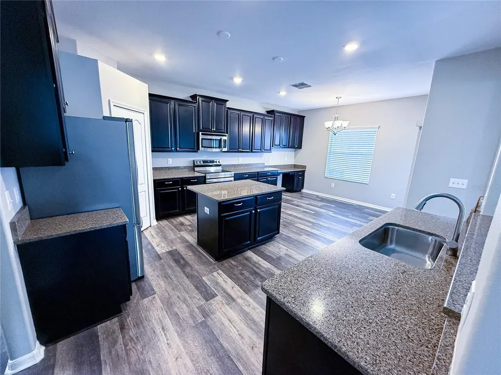 909 Meadow Glade Drive Ruskin FL 33570