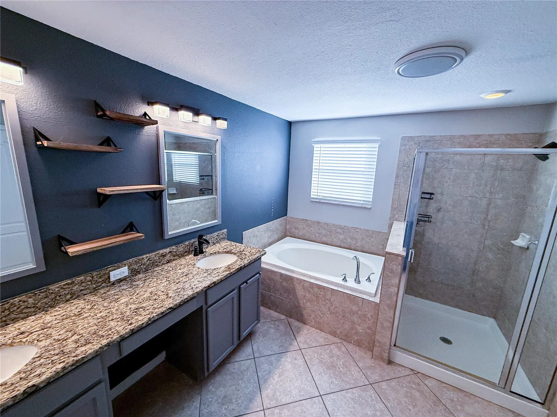909 Meadow Glade Drive Ruskin FL 33570