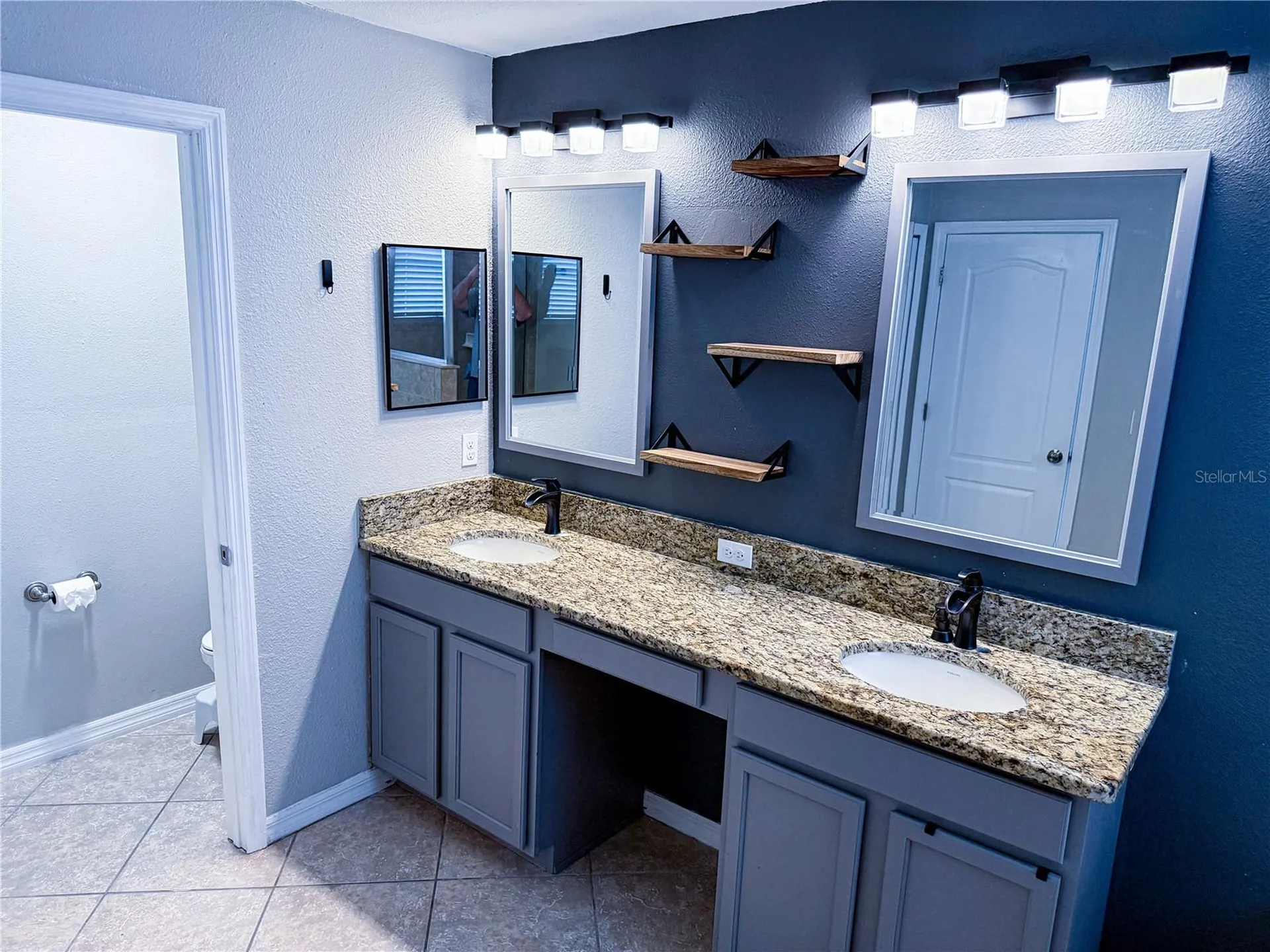 909 Meadow Glade Drive Ruskin FL 33570