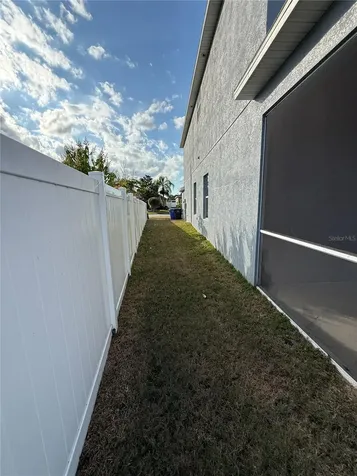 909 Meadow Glade Drive Ruskin FL 33570