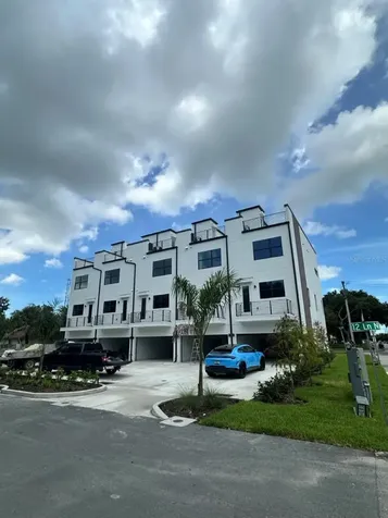 377 13th St N St Petersburg FL 33705