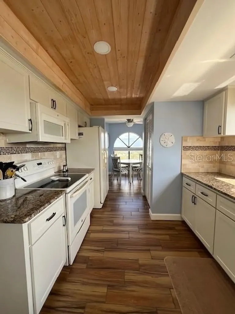 650 Island Way Clearwater Beach FL 33767