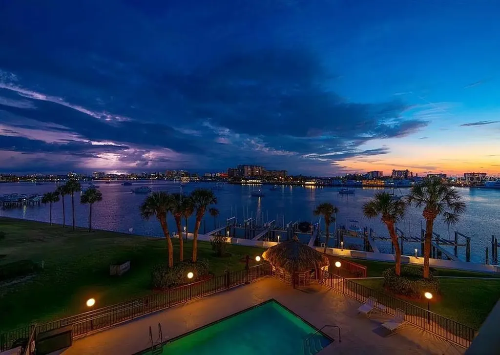 650 Island Way Clearwater Beach FL 33767