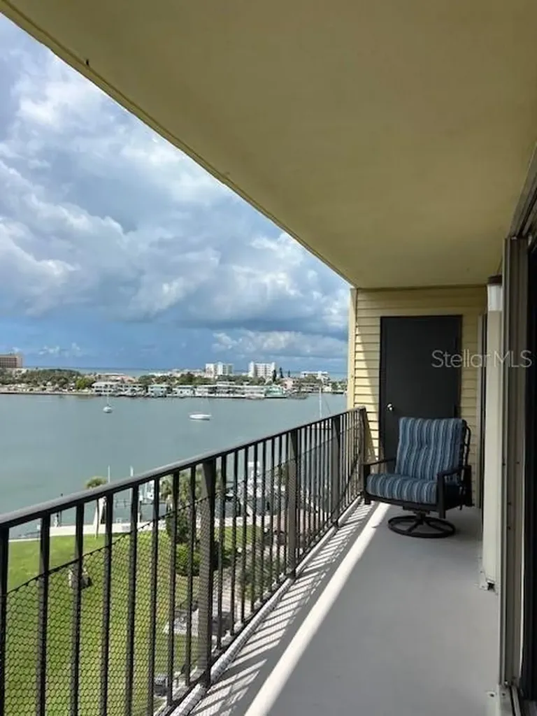 650 Island Way Clearwater Beach FL 33767