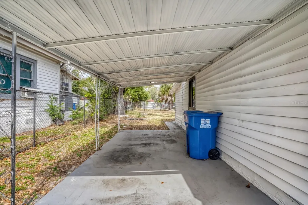 711 19th Avenue S St Petersburg FL 33705