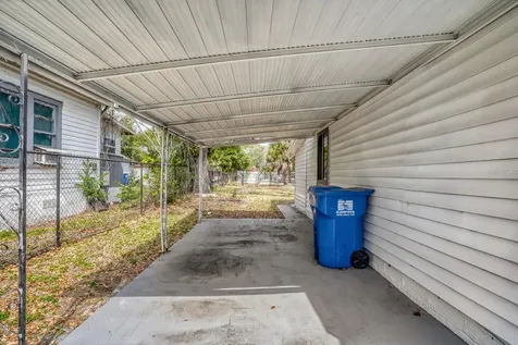 711 19th Avenue S St Petersburg FL 33705