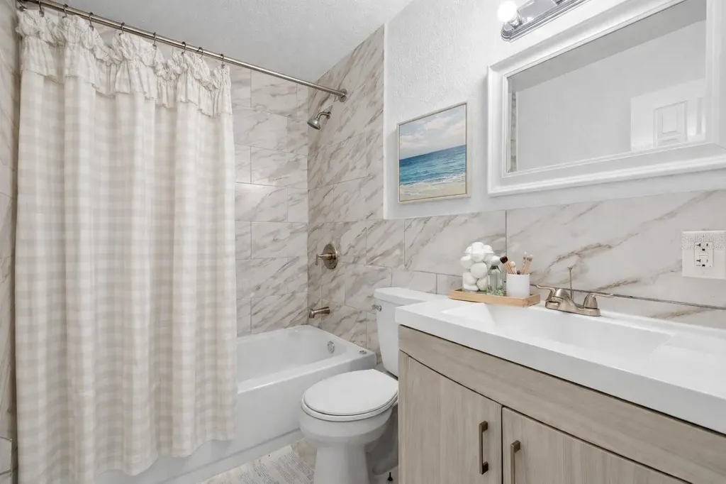 5698 38th Avenue N St Petersburg FL 33710