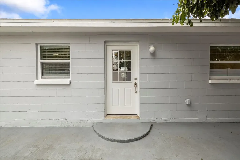 5698 38th Avenue N St Petersburg FL 33710