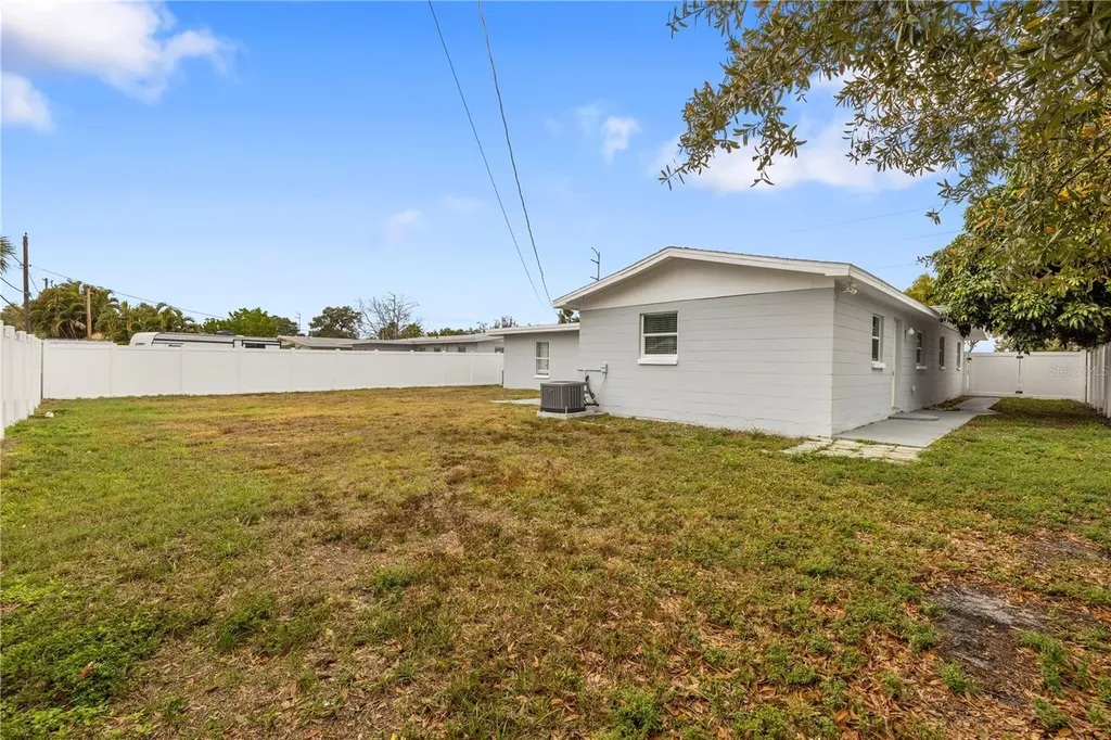 5698 38th Avenue N St Petersburg FL 33710