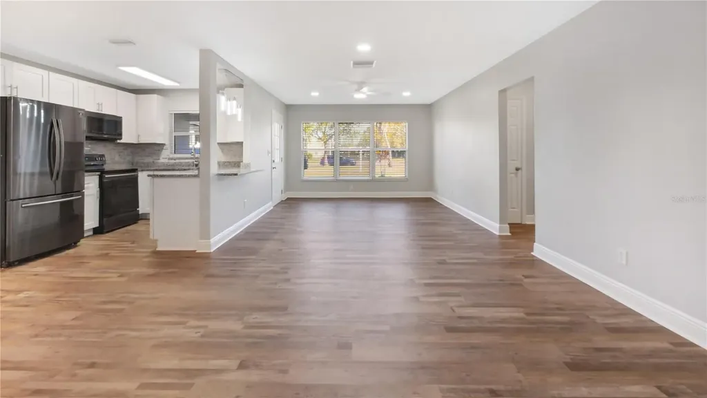 5698 38th Avenue N St Petersburg FL 33710