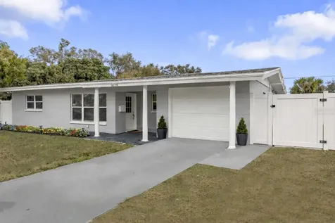5698 38th Avenue N St Petersburg FL 33710