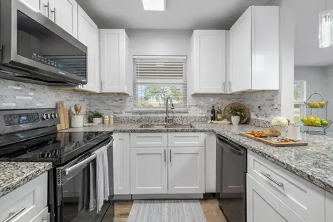 5698 38th Avenue N St Petersburg FL 33710