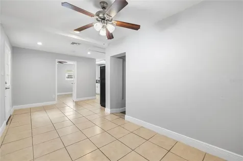 5698 38th Avenue N St Petersburg FL 33710