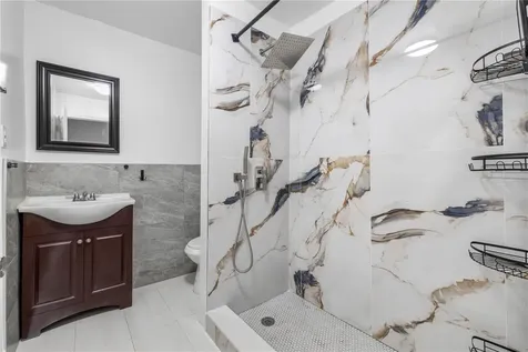 5698 38th Avenue N St Petersburg FL 33710