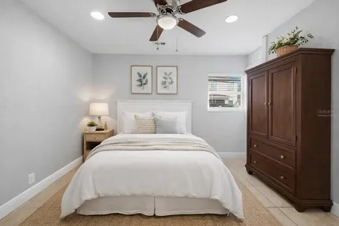 5698 38th Avenue N St Petersburg FL 33710