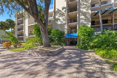 402 Tarpon Point Tarpon Springs FL 34689