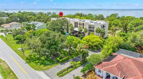 402 Tarpon Point Tarpon Springs FL 34689