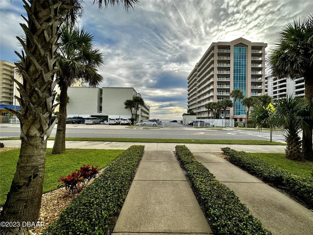 3733 Cardinal Boulevard Daytona Beach FL 32118