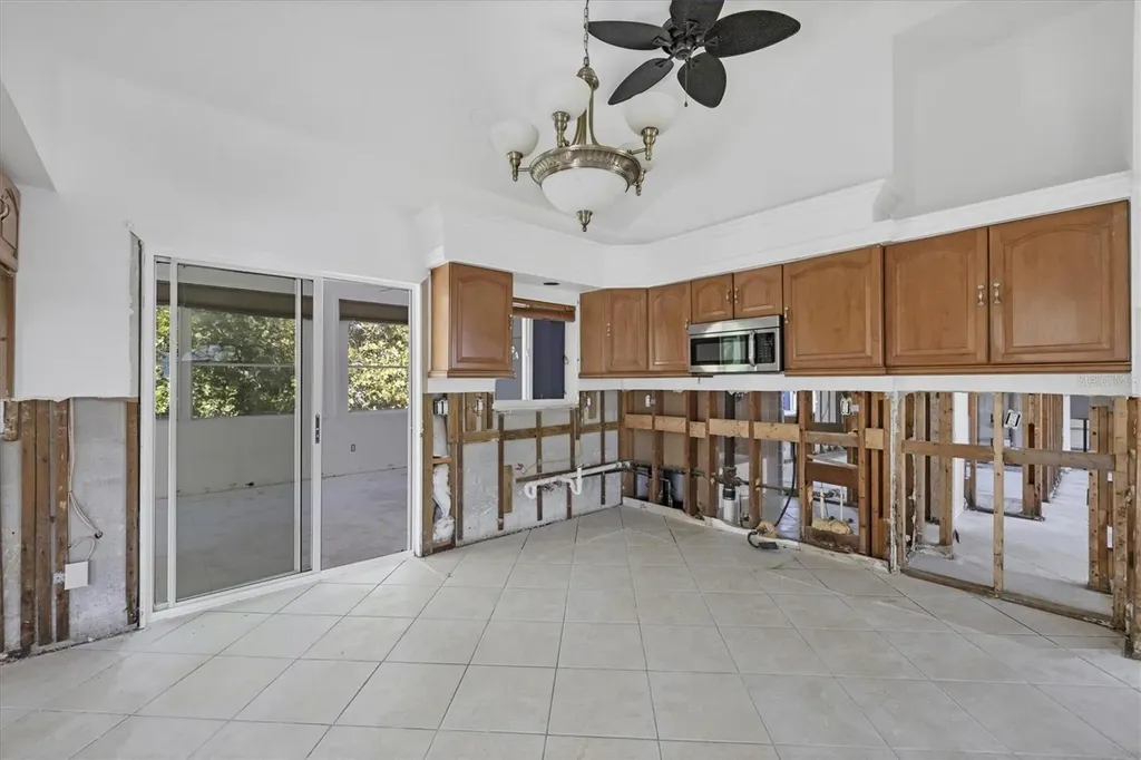 651 Jungle Queen Way Longboat Key FL 34228