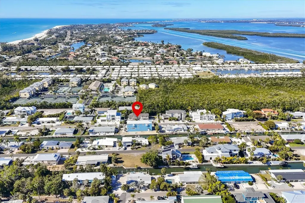 651 Jungle Queen Way Longboat Key FL 34228